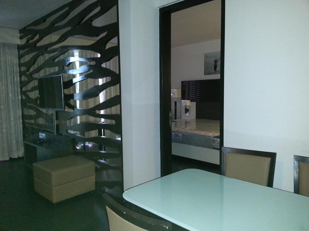Ambar Sarovar Portico Gandhidham Exterior photo